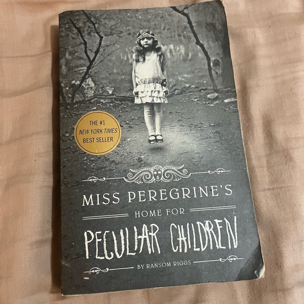Miss Peregrine’s Home for Peculiar Children Paperback Novel Good Condition